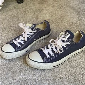 Women’s converse low size 8